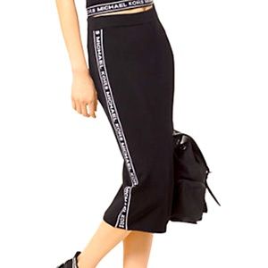 Logo knit skirt